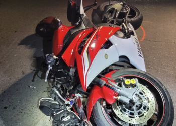 Motociclista de 19 años fallece tras colisión en Queen Isabella Causeway